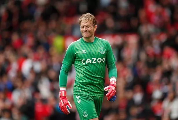 Tough day for Jordan Pickford, tough day for Everton