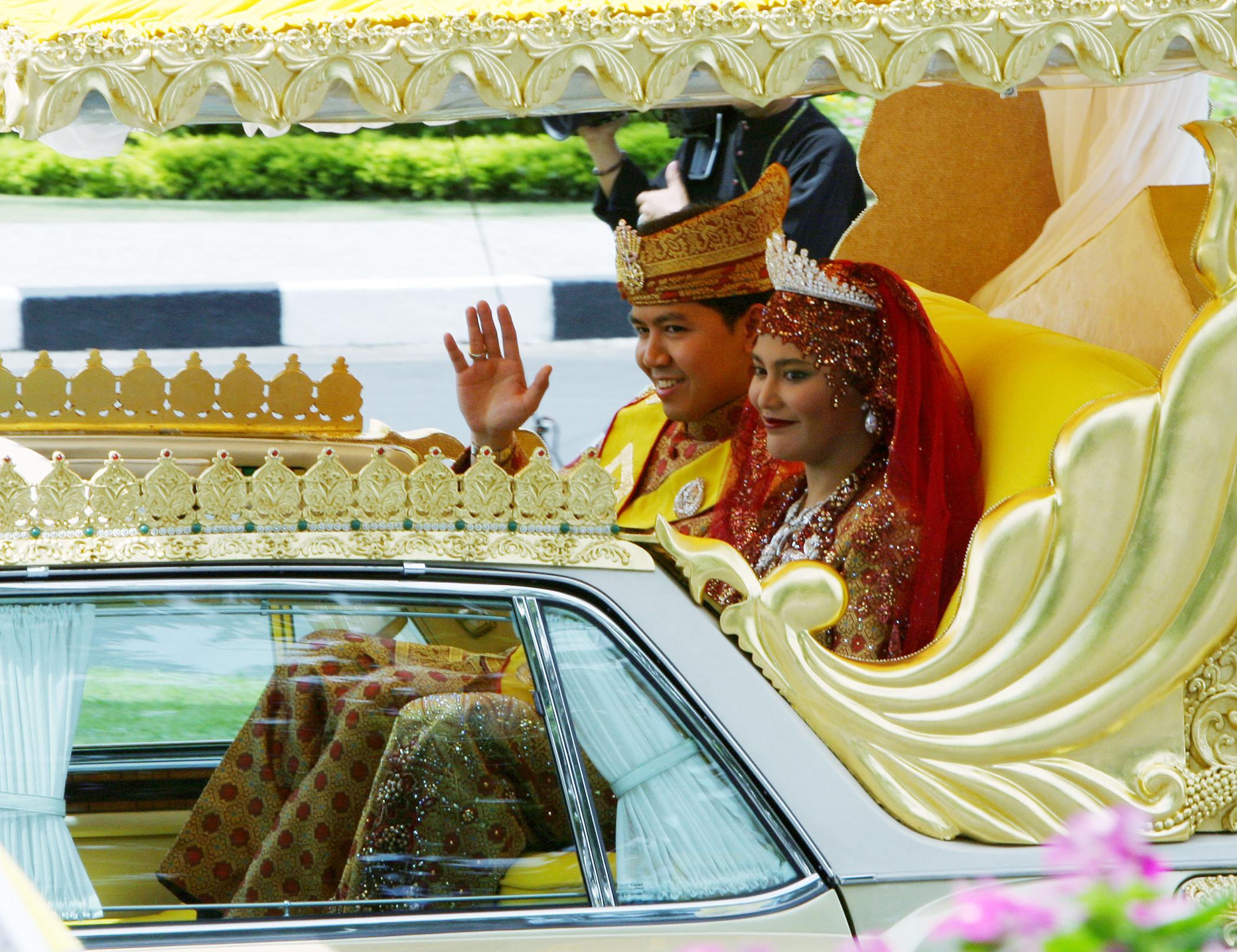  Faiq Bolkiah's cousins enjoy a lavish lifestyle in their own country